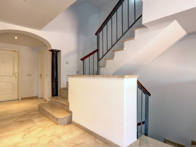 4 Schlafzimmer Reihenhaus in La Duquesa