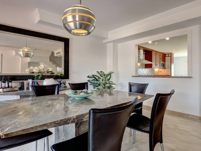 4 Schlafzimmer Reihenhaus in La Duquesa