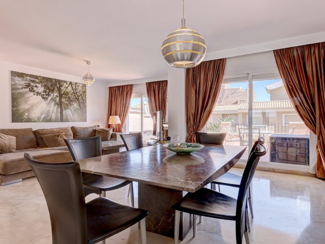 4 Schlafzimmer Reihenhaus in La Duquesa