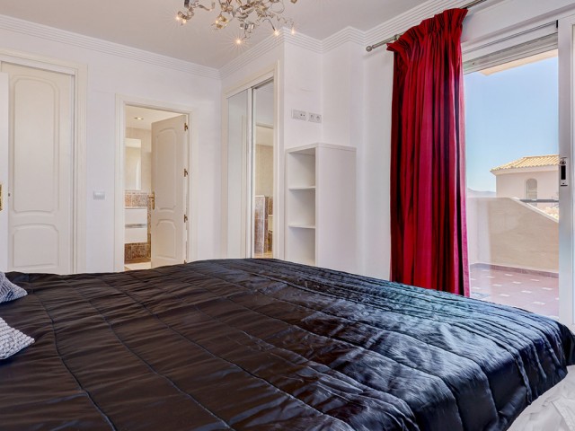 4 Schlafzimmer Reihenhaus in La Duquesa