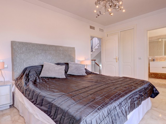 4 Schlafzimmer Reihenhaus in La Duquesa