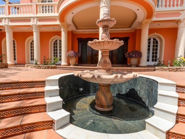 7 Schlafzimmer Villa in Benalmadena