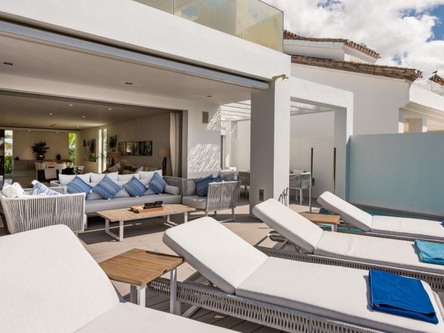 4 Bedrooms Villa in The Golden Mile