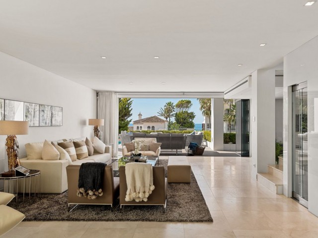 4 Bedrooms Villa in The Golden Mile