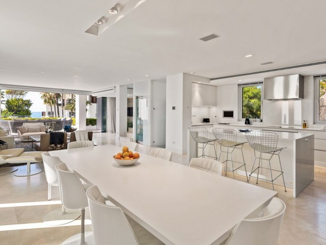 4 Bedrooms Villa in The Golden Mile