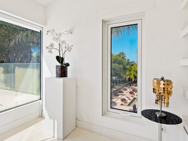 4 Bedrooms Villa in The Golden Mile