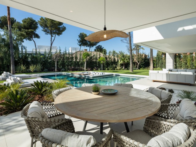 6 Schlafzimmer Villa in Nueva Andalucía