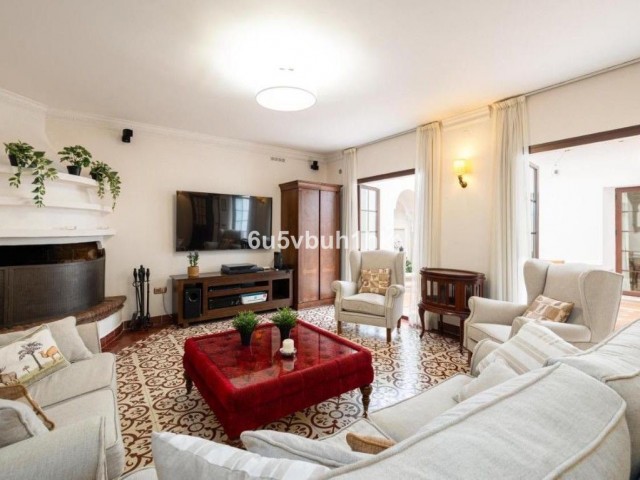 5 Bedrooms Townhouse in Fuengirola