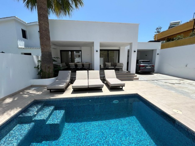 7 Bedrooms Villa in Benalmadena Costa