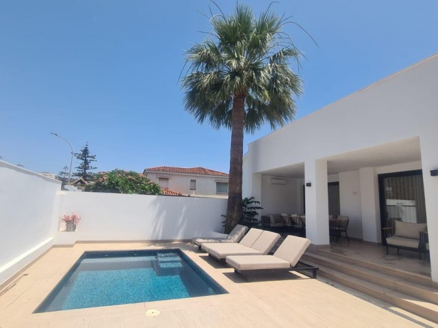 7 Bedrooms Villa in Benalmadena Costa