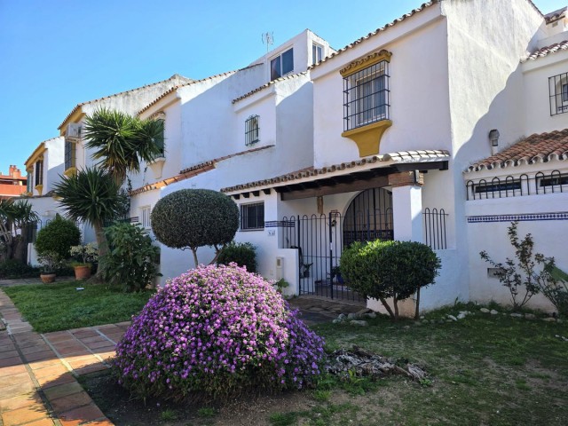3 Bedrooms Townhouse in Casares Playa
