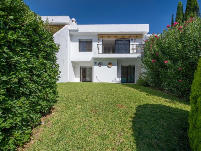 Adosado con 2 Dormitorios  en Marbella