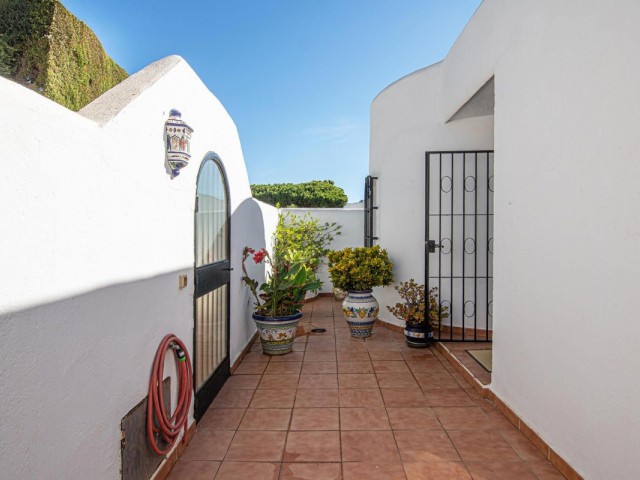 Adosado con 2 Dormitorios  en Marbella