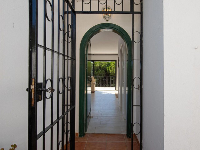 Adosado con 2 Dormitorios  en Marbella