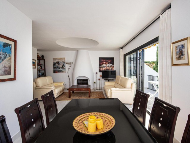 Adosado con 2 Dormitorios  en Marbella