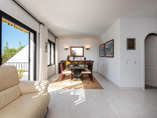 Adosado con 2 Dormitorios  en Marbella