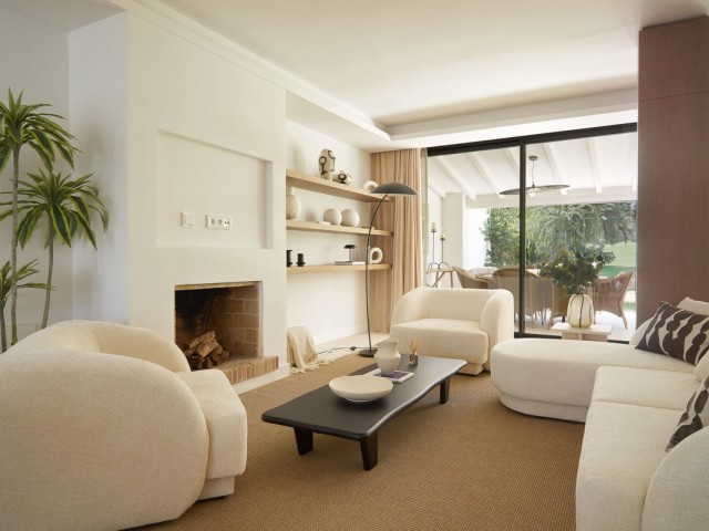 4 Schlafzimmer Reihenhaus in Nueva Andalucía