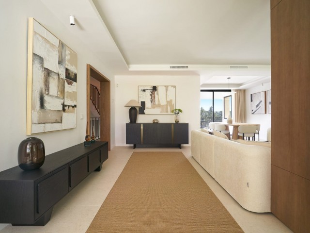 4 Schlafzimmer Reihenhaus in Nueva Andalucía