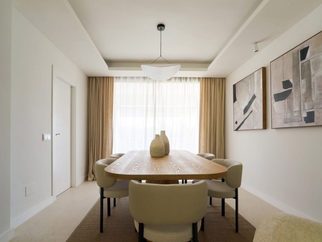 4 Schlafzimmer Reihenhaus in Nueva Andalucía