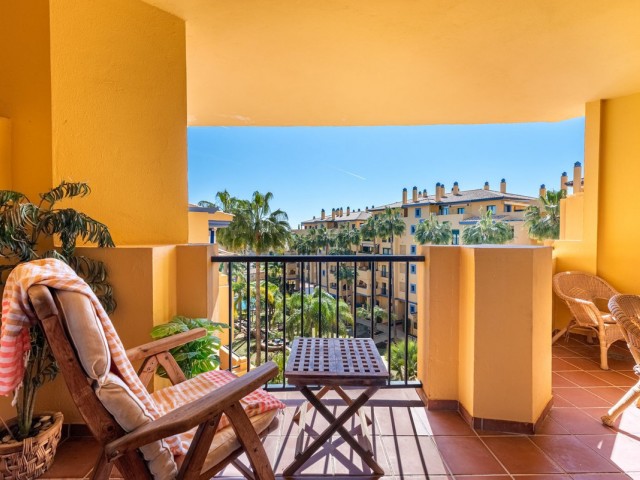 2 Bedrooms Apartment in San Pedro de Alcántara