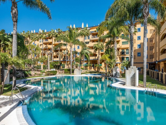 2 Bedrooms Apartment in San Pedro de Alcántara