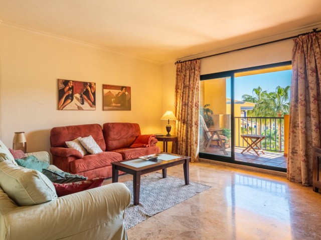 2 Bedrooms Apartment in San Pedro de Alcántara