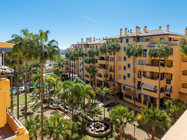 2 Bedrooms Apartment in San Pedro de Alcántara