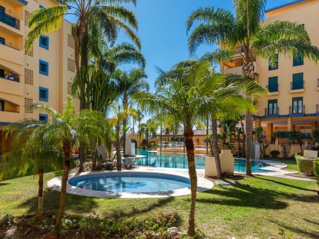 2 Bedrooms Apartment in San Pedro de Alcántara