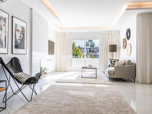 Takvåning i Nueva Andalucía