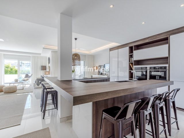 Takvåning i Nueva Andalucía