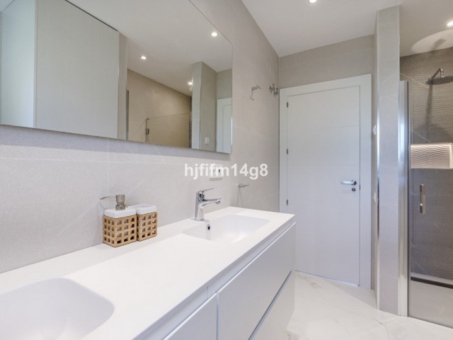 Takvåning i Nueva Andalucía