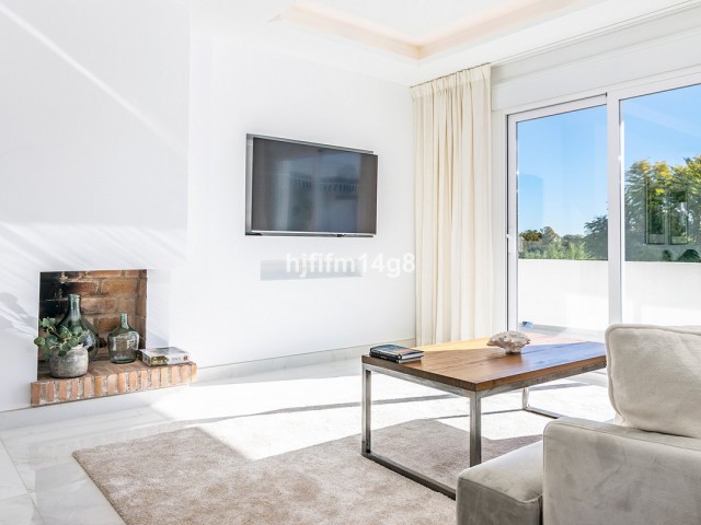 Takvåning i Nueva Andalucía