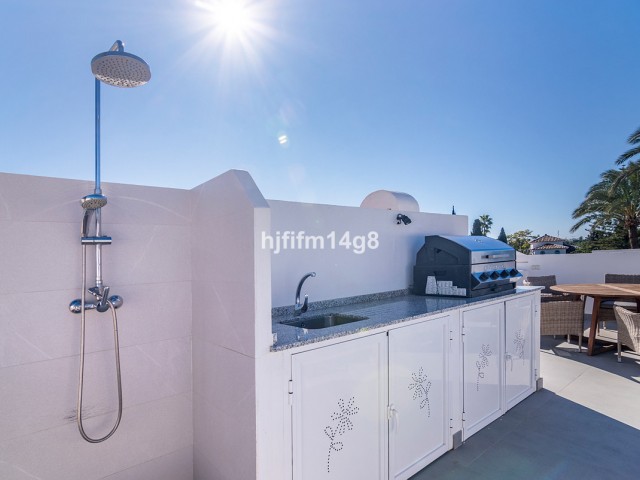 Takvåning i Nueva Andalucía