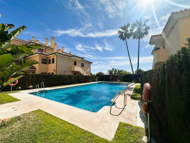 2 Schlafzimmer Apartment in San Pedro de Alcántara