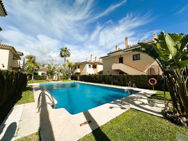 2 Schlafzimmer Apartment in San Pedro de Alcántara