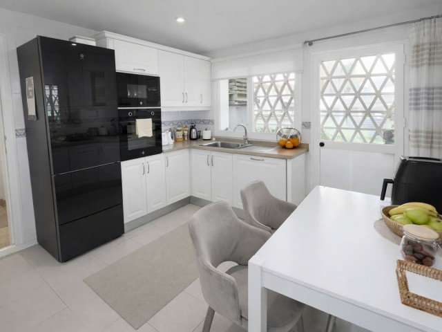 2 Schlafzimmer Apartment in Elviria