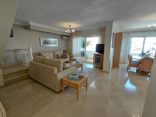 Appartement avec 3 Chambres  à Marbesa