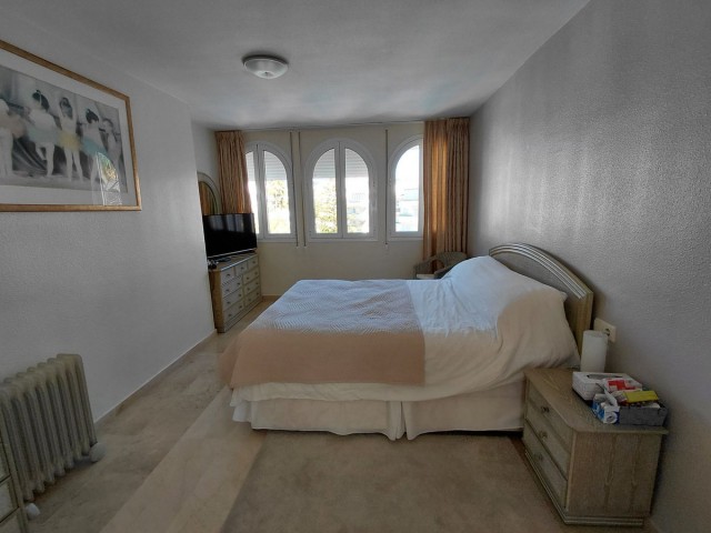 Appartement avec 3 Chambres  à Marbesa