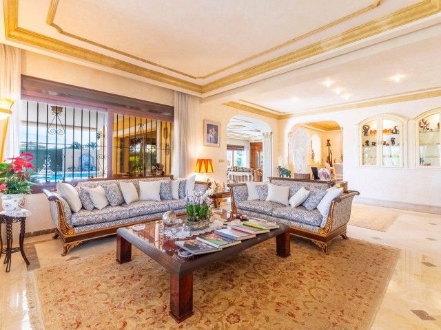 7 Sovrums Villa i Los Monteros