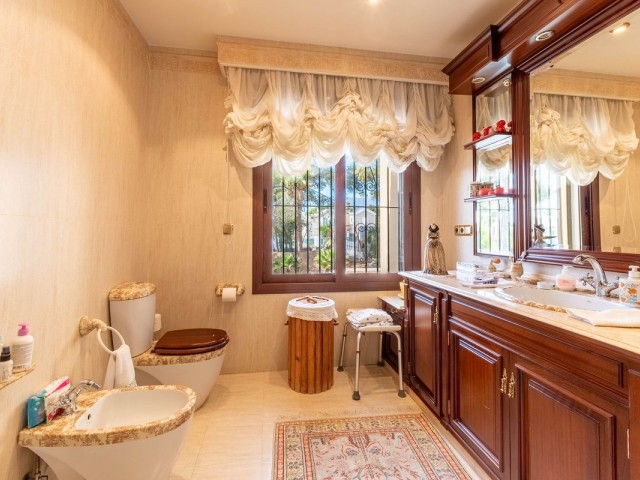 7 Sovrums Villa i Los Monteros