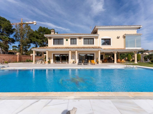 Huvila Los Monteros - R5309152