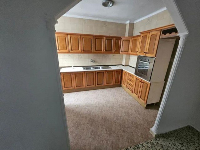 Maison mitoyenne avec 3 Chambres  à Estepona