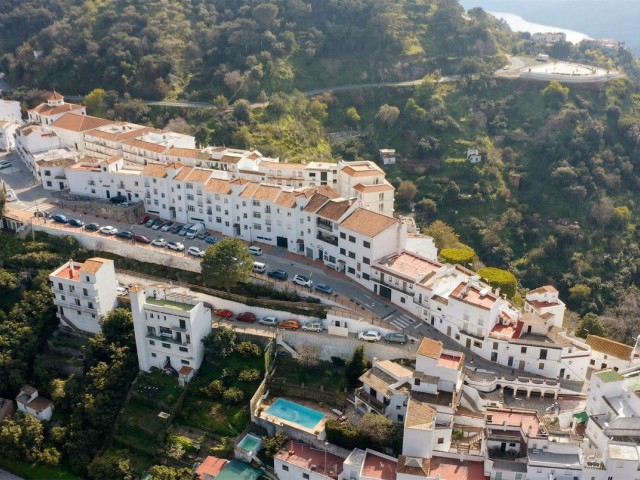 4 Soveroms Villa i Istán