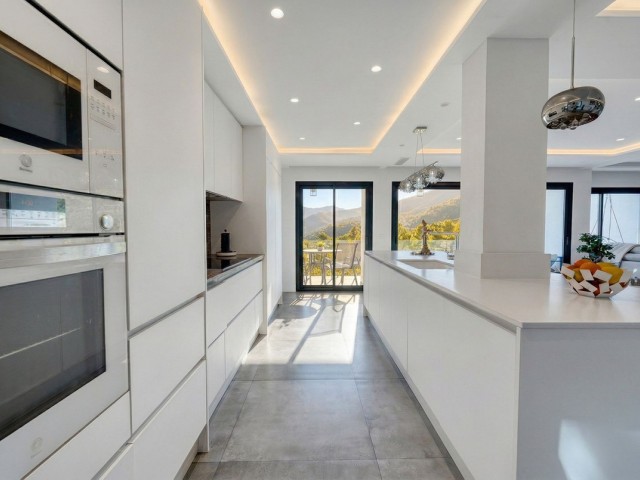 4 Soveroms Villa i Istán