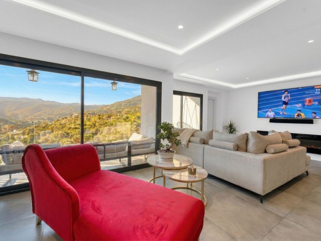 4 Soveroms Villa i Istán