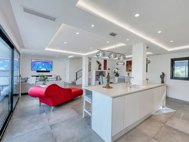 4 Soveroms Villa i Istán