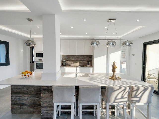 4 Soveroms Villa i Istán