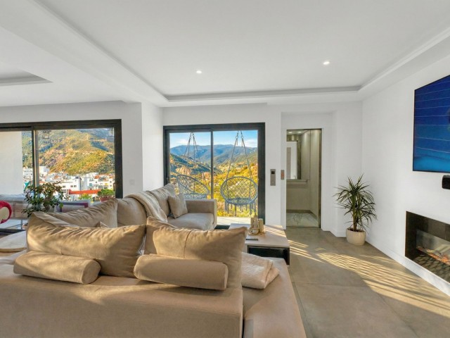 4 Soveroms Villa i Istán