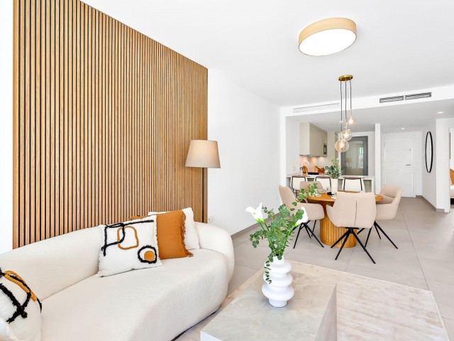 2 Bedrooms Apartment in Elviria