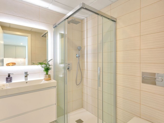 2 Bedrooms Apartment in Elviria